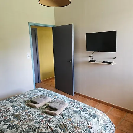 Au Detour Du Puy Maison Avec Piscine Interieure A 15 Mn Puy Du Fou