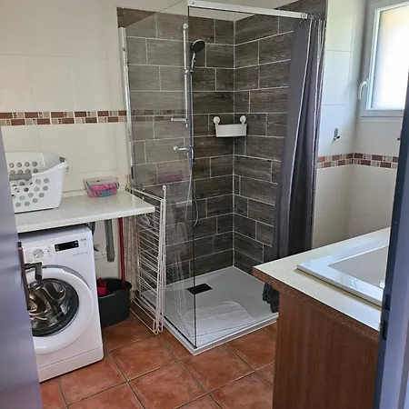 Au Detour Du Puy Maison Avec Piscine Interieure A 15 Mn Puy Du Fou Vakantiehuis