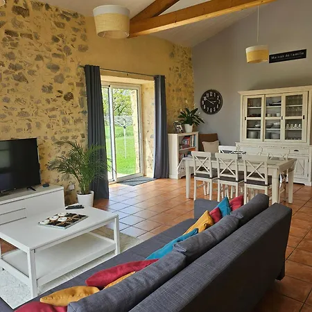 Vakantiehuis Au Detour Du Puy Maison Avec Piscine Interieure A 15 Mn Puy Du Fou Pouzauges