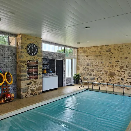 Au Detour Du Puy Maison Avec Piscine Interieure A 15 Mn Puy Du Fou 別荘 プゾージュ