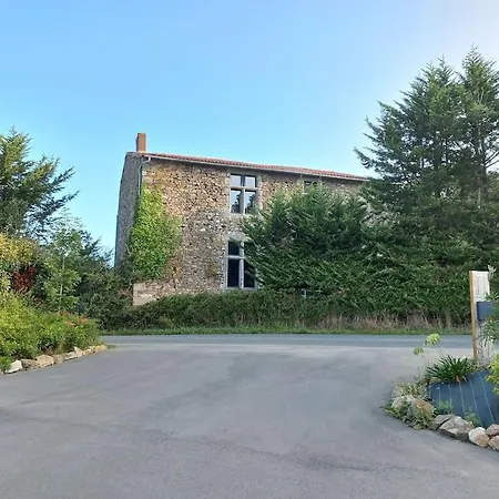 Au Detour Du Puy Maison Avec Piscine Interieure A 15 Mn Puy Du Fou * プゾージュ