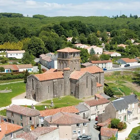 Au Detour Du Puy Maison Avec Piscine Interieure A 15 Mn Puy Du Fou Vakantiehuis Pouzauges